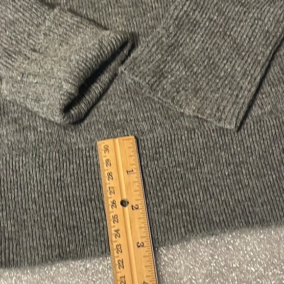 HALOGEN CASHMERE gray v-neck VEE Sweater - Picture 7 of 12